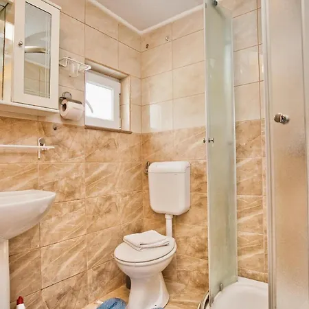 Сasa de vacaciones 2 Bedroom Stunning In Herceg Novi *