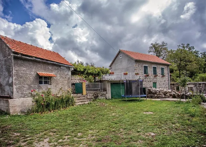 2 Bedroom Stunning In Herceg Novi *