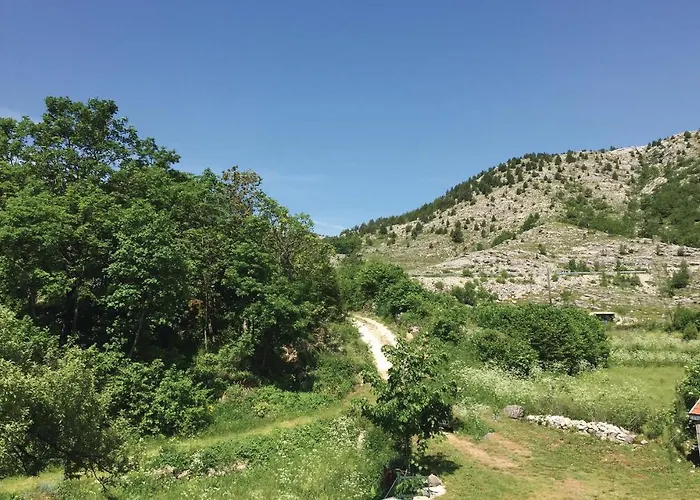 Dom wakacyjny 2 Bedroom Stunning In Herceg Novi *