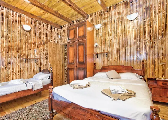 2 Bedroom Stunning In Herceg Novi Dom wakacyjny