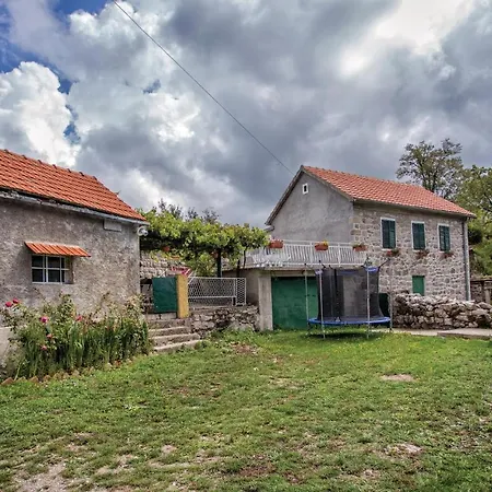 2 Bedroom Stunning In Herceg Novi *