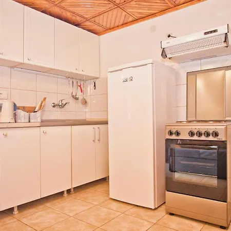 2 Bedroom Stunning In Herceg Novi Casa vacanze
